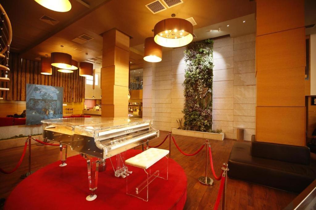 The Corporate Hotel And Convention Centre Ulan Bator Exterior foto