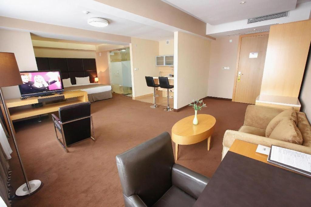 The Corporate Hotel And Convention Centre Ulan Bator Exterior foto